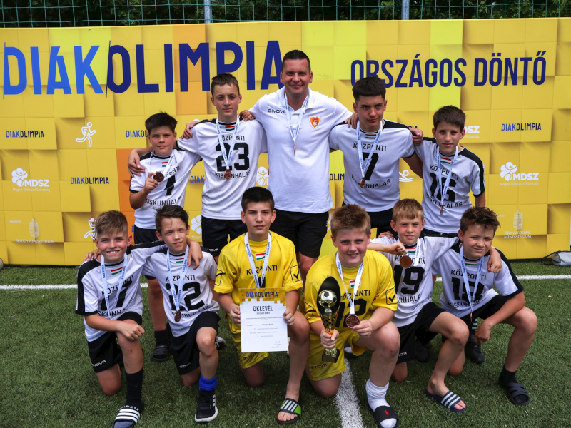 Történelmi siker: Bronzérem a Diákolimpia Országos Döntőben – dobogón a Központi Iskola focicsapata